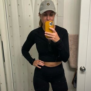 BuffBunny long sleeve crop